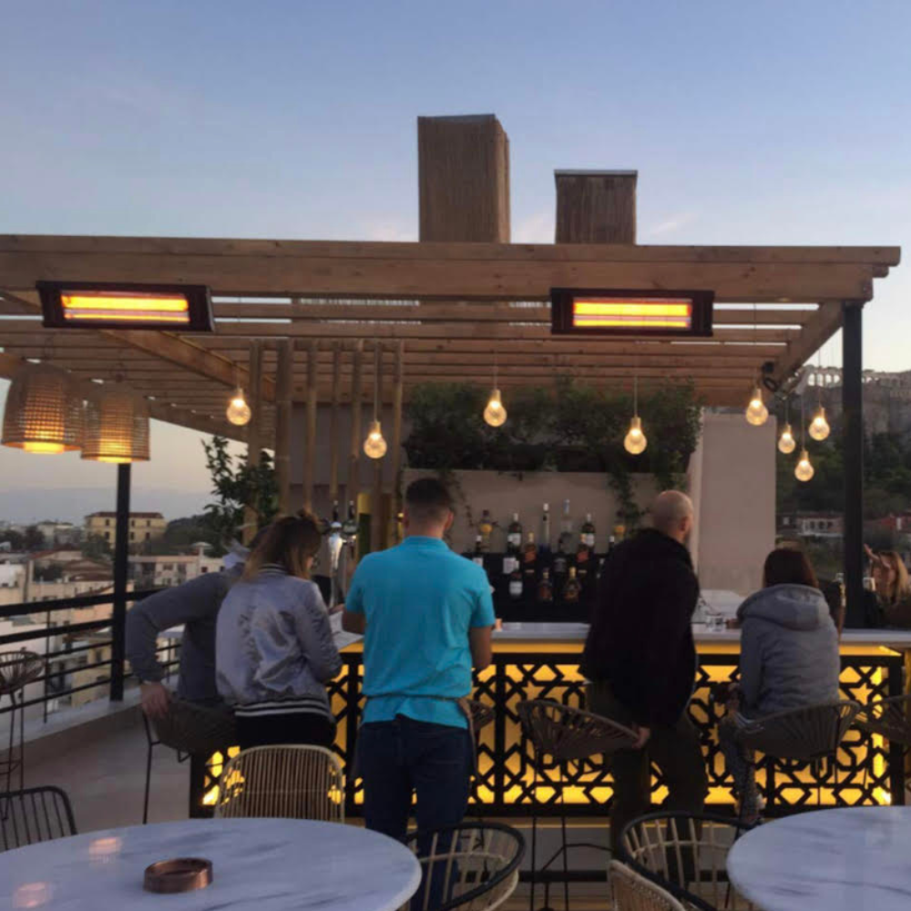 Veito® Aero S 1500W mounted on pergola of patio bar