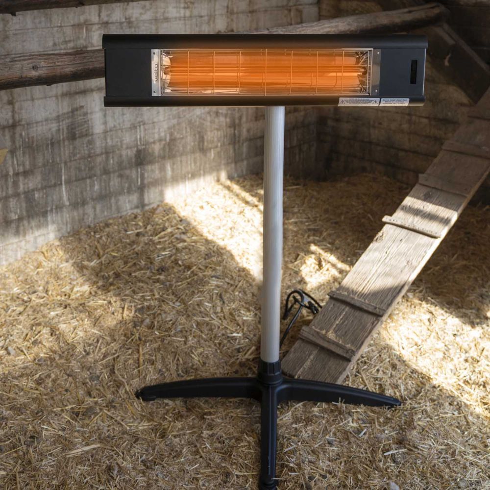 Veito Aero on stand in barn with straw on floor